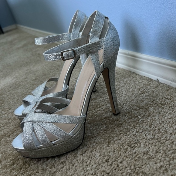 Women’s Silver Sparkle Heel - Picture 2 of 2